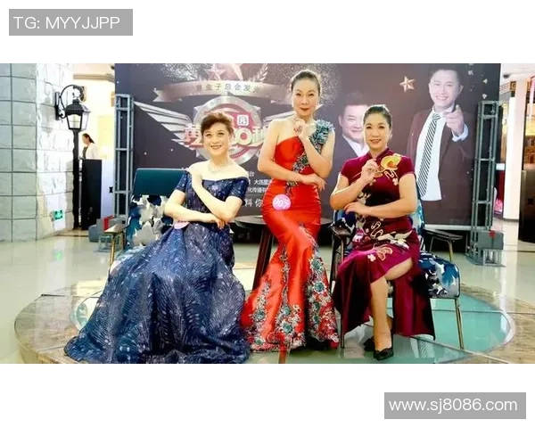 女足球星魅力尽显高清壁纸，展现力量与优雅的完美结合